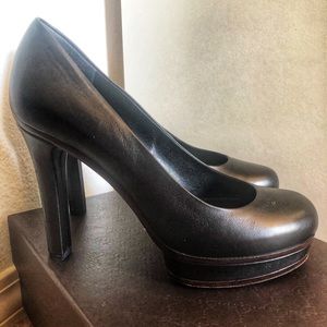 Gucci Nappa Charlotte Round-Toe Platform Pumps